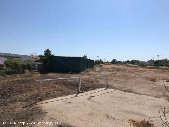 SE VENTA TERRENO RUSTICO EN CTRA DE VALVERDE - BADAJOZ