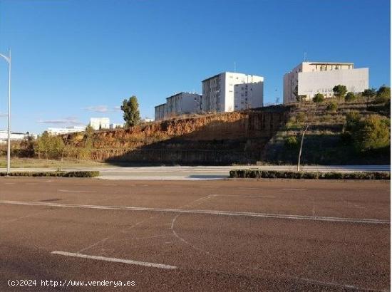 Suelo urbano consolidado en venta - BADAJOZ