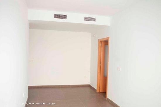 PISO EN VENTA EN C/ GIRALDA - BADAJOZ