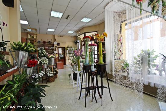 VENTA DE LOCAL EN CENTRO COMERCIAL MENACHO - BADAJOZ