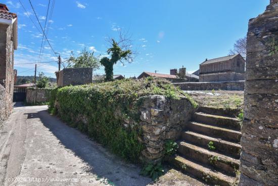 Parcela en núcleo rural tradicional de Queo de Abaixo - A CORUÑA