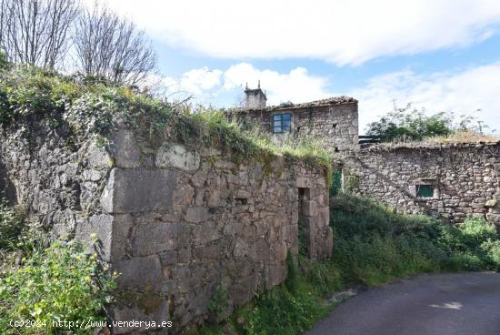 Casa de piedra a reformar en el núcleo de Vilarodís-Arteixo - A CORUÑA