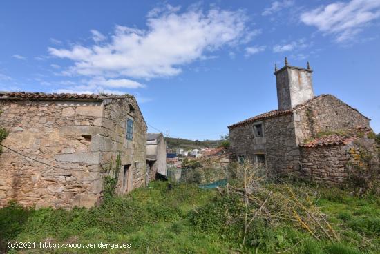 Casa de piedra a reformar en el núcleo de Vilarodís-Arteixo - A CORUÑA