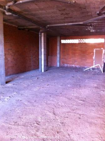 Local comercial de nueva construcción en venta  - BADAJOZ