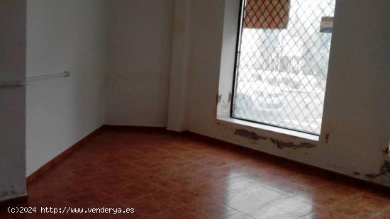 Local comercial en alquiler  - BADAJOZ