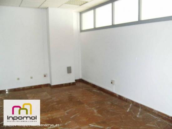 Local comercial en venta  - BADAJOZ