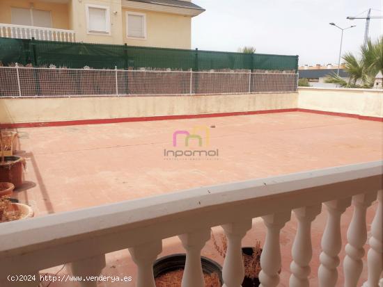 MAGNÍFICO PISO DE 3 DORMITORIOS Y GRAN PATIO EN JARDINES DEL GUADIANA - BADAJOZ