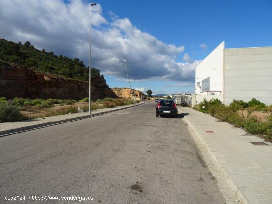 SE VENDE PARCELA INDUSTRIAL EN ALMENARA - CASTELLON