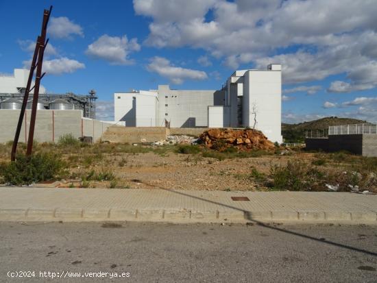 SE VENDE PARCELA INDUSTRIAL EN ALMENARA - CASTELLON