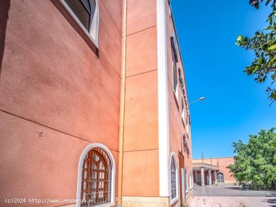 EDIFICIO COMERCIAL (ANTES RANGA) EN EL ESPARRAGAL - MURCIA