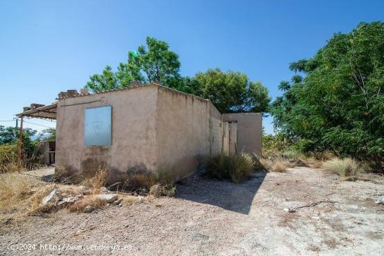  Terreno con edificación en Abanilla - MURCIA 