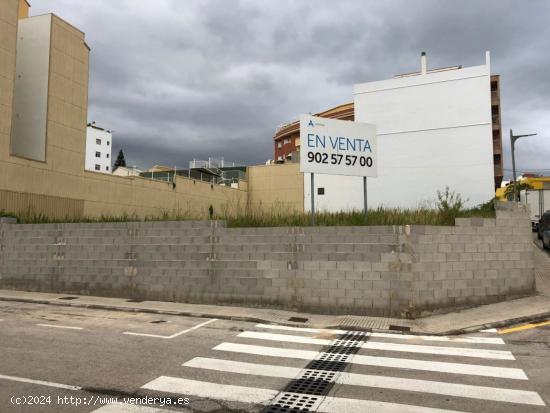 Solar en venta en Calle Nou Doctubre - ALICANTE