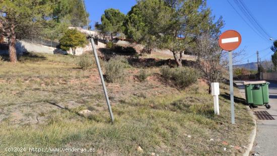 TERRENO ESQUINERO DE 1307m2 EN LA URBANIZACIÓN DE COMABELLA, SANT LLORENÇ SAVALL - BARCELONA