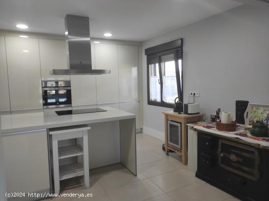 CASA EN VENTA EN TEO - A CORUÑA