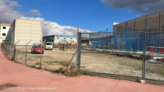 se vende parcela industrial en Alora - MALAGA