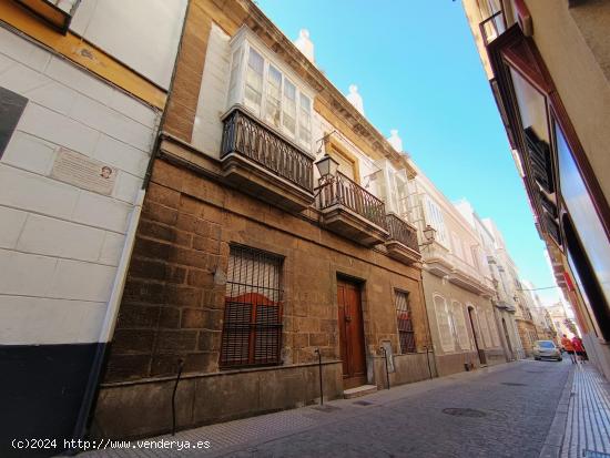  Magnífica casa señorial del siglo XIX en el corazón de Cádiz, junto al teatro Falla - CADIZ 