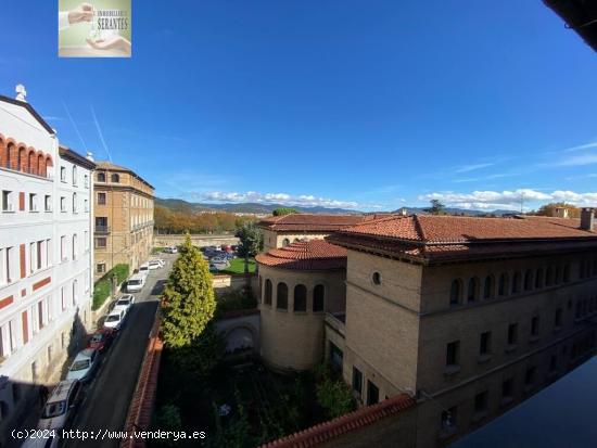  Buen piso en el Casco Viejo, zona AQUAVOX Y PLAZA DE TOROS - NAVARRA 