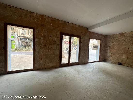 VENTA DE LOCAL EN ESQUINA CÉNTRICA Y EMBLEMÁTICA - BALEARES