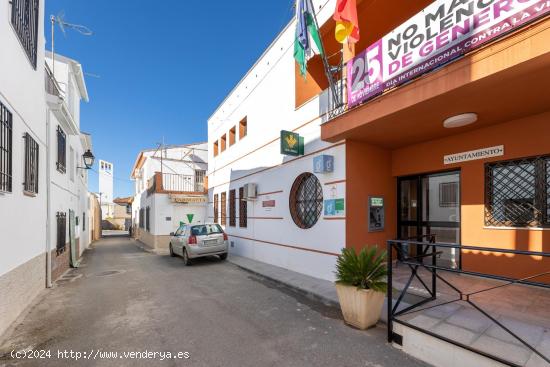 Amplitud y Encanto en Agron: Casa Espaciosa de 7 Dormitorios y 1 Baño - GRANADA