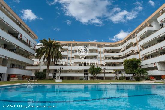  Piso con piscina comunitaria a la venta en el centro de Sitges - BARCELONA 