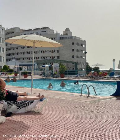 ¡Soleado apartamento en esquina con vistas panorámicas en Playa del Inglés – Su paraíso vacaci