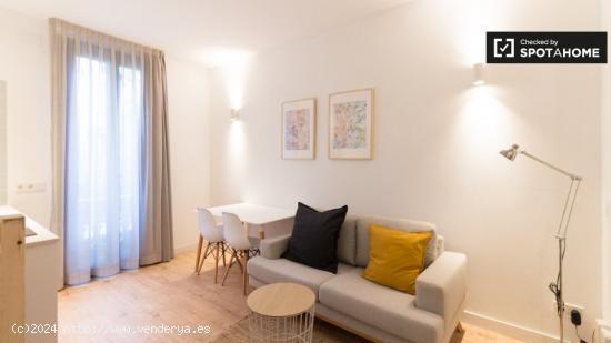 Acogedor estudio sobre jardín con baño en Gracia norte Co-Living - BARCELONA