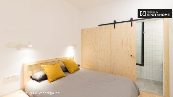 Acogedor estudio sobre jardín con baño en Gracia norte Co-Living - BARCELONA