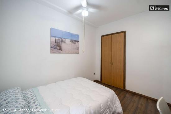  Habitaciones en alquiler en apartamento de 4 dormitorios en Camins al Grau - VALENCIA 