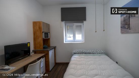 Habitaciones en alquiler en apartamento de 4 dormitorios en Camins al Grau - VALENCIA