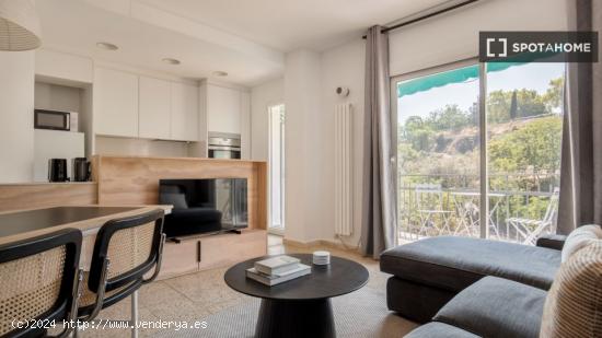 Apartamento de 3 dormitorios en alquiler en Barcelona - BARCELONA