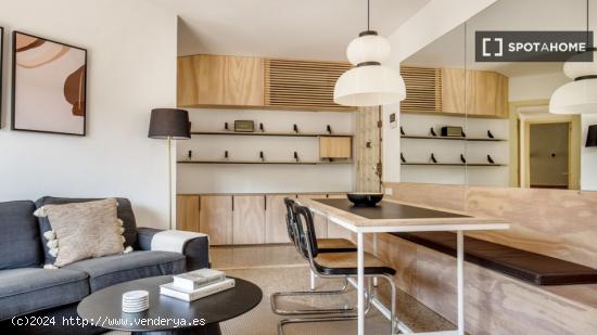 Apartamento de 3 dormitorios en alquiler en Barcelona - BARCELONA