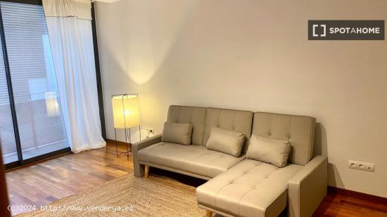 Todo el apartamento de 3 dormitorios en L'Hospitalet de Llobregat. - BARCELONA