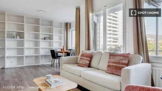 Apartamento de 3 dormitorios en alquiler en Barcelona - BARCELONA