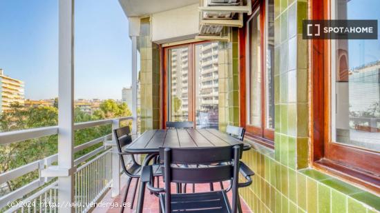 Apartamento de 3 dormitorios en alquiler en Barcelona - BARCELONA