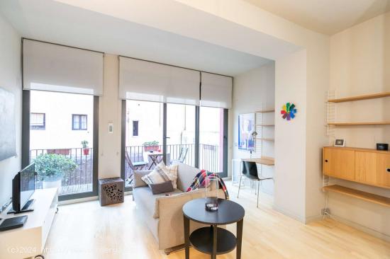  Apartamento moderno cerca de la estación de metro Urquinaona - BARCELONA 