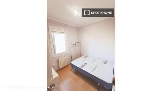 Habitación en piso compartido en barcelona. - BARCELONA