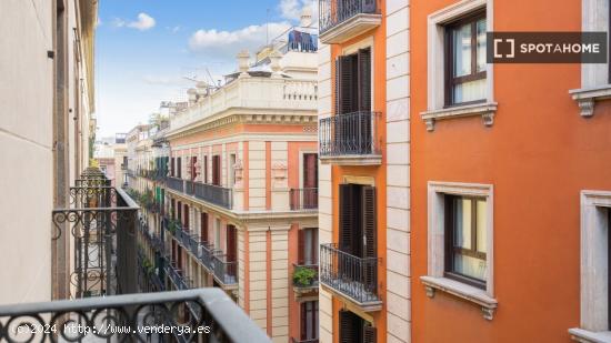 Se alquila habitación en piso compartido de 4 habitaciones en Barcelona - BARCELONA