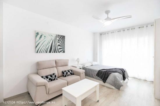 Apartamento amueblado moderno en Les Corts - BARCELONA