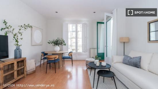 Apartamento entero de 2 dormitorios en Barcelona. - BARCELONA