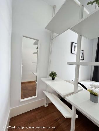 Habitación en alquiler en un apartamento de 3 dormitorios en Justicia, Madrid - MADRID