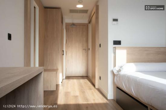 Se alquila habitación en residencia en Fuencarral-El Pardo, Madrid - MADRID