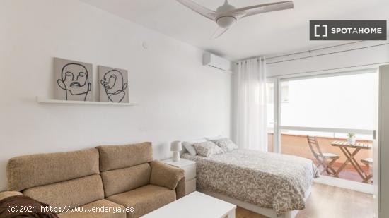 Apartamento amueblado moderno en Les Corts - BARCELONA