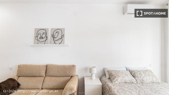 Apartamento amueblado moderno en Les Corts - BARCELONA