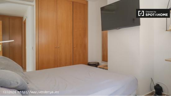 ¡Habitación en alquiler en moderno apartamento de 2 dormitorios en Madrid! - MADRID