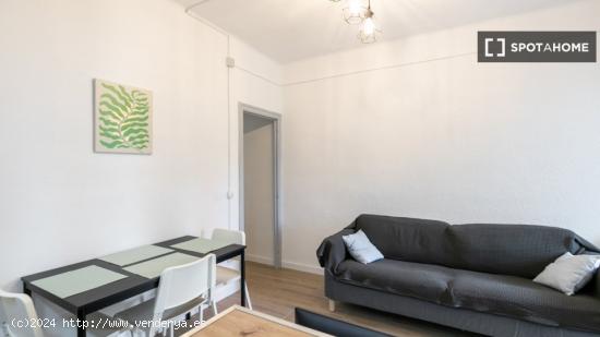 Acogedor apartamento amueblado en Avenida Meridiana - BARCELONA