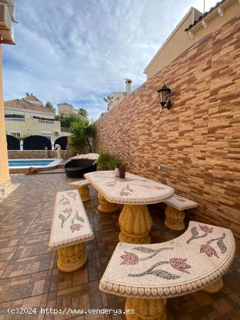 Hermosa villa en residencial El Galán con piscina privada - ALICANTE