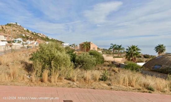  Se vende parcela haciendo esquina con vistas al mar en Retamar de Benalmádena. - MALAGA 