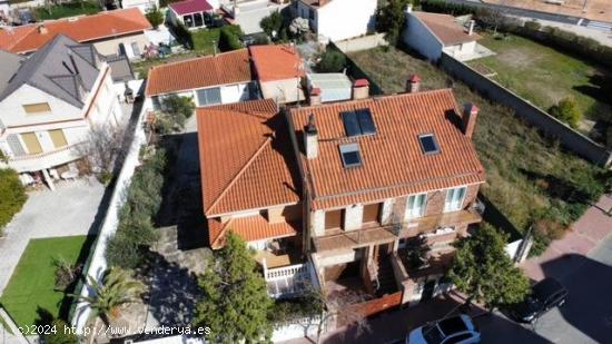 MAGNÍFICA CASA CON PISCINA EN ZARAGOZA (La Muela) - ZARAGOZA