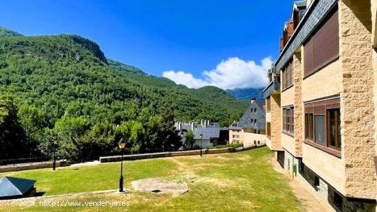 COQUETO APARTAMENTO EN EL CENTRO DE PANTICOSA CON VISTAS A LA MONTAÑA - HUESCA