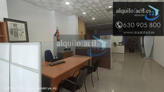 SE ALQUILA LOCAL EN C/ EJERCITO DE 190 METROS POR. 1200€